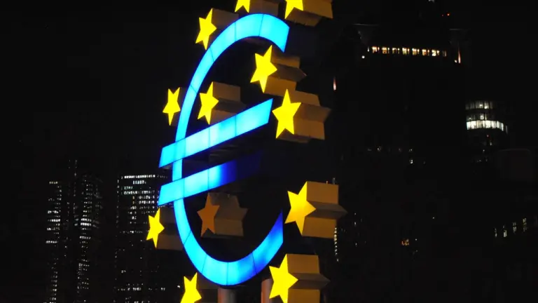 ECB 10. septembrī: vai samazinās visas trīs likmes?