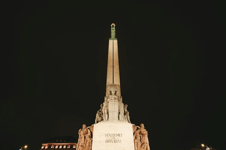 Kāpēc 18. novembrī svinam Latvijas dzimšanas dienu